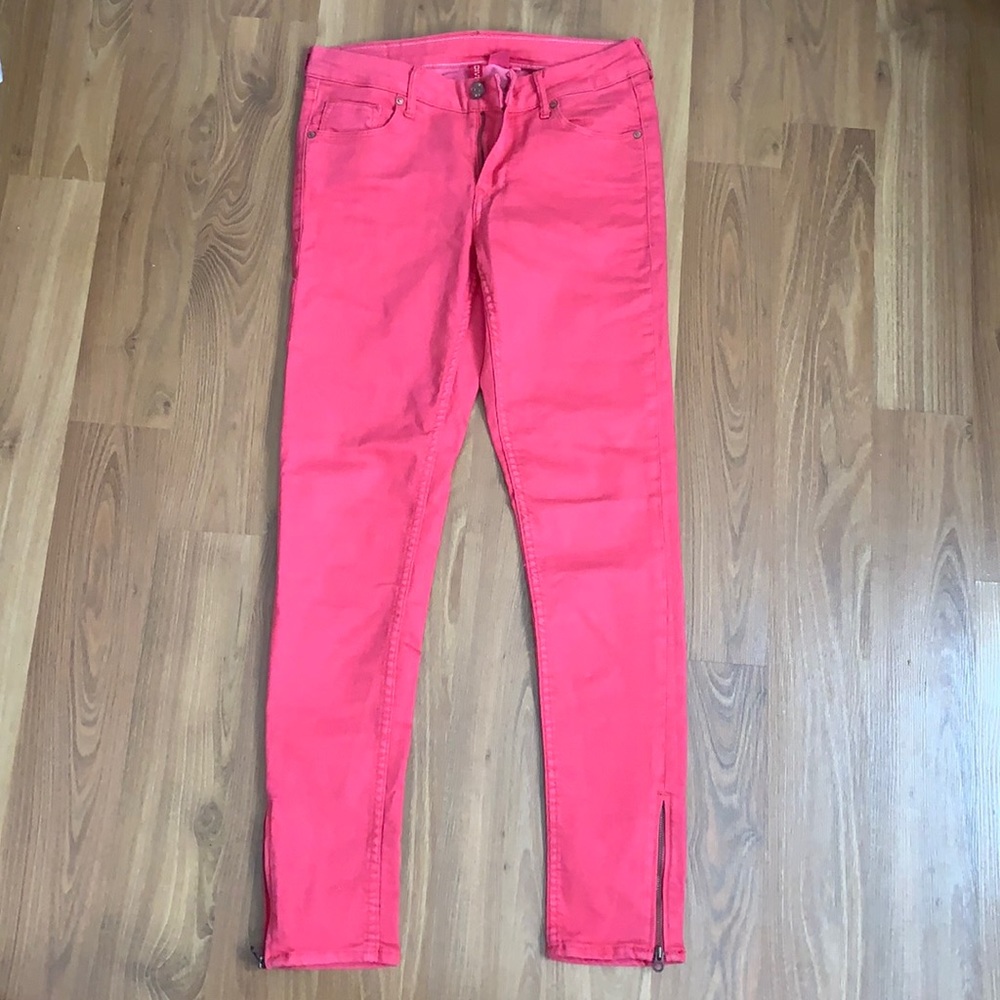 Divided Coral/pink ankle jeans, size 6